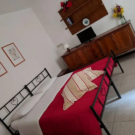 4 Stars Πανσιόν *