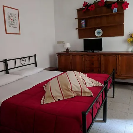 4 Stars Πανσιόν Βενετία