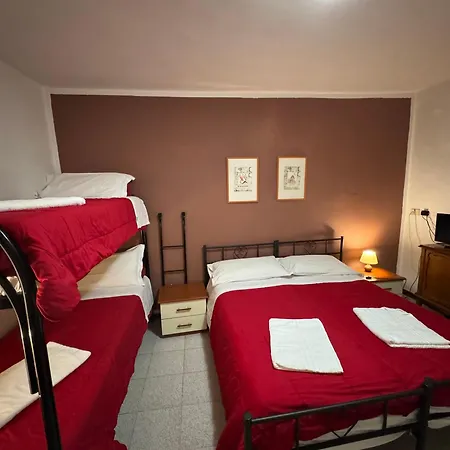 4 Stars Πανσιόν Βενετία